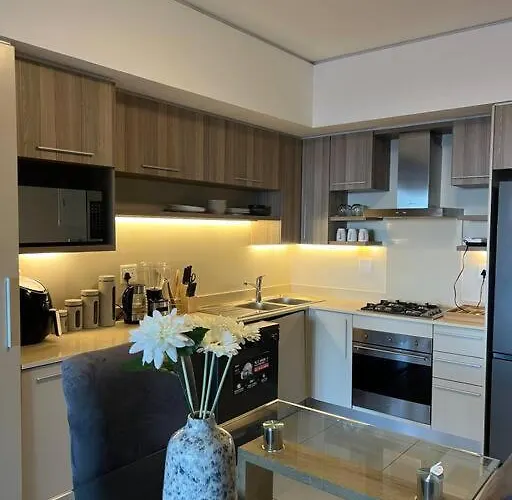 Tyrwhitt Apartment